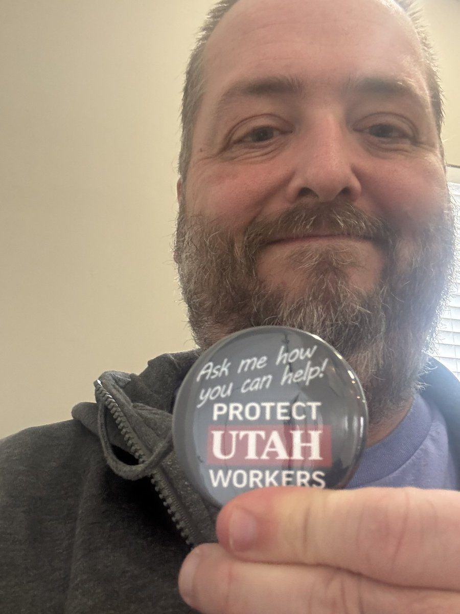 bwe545's tweet photo. I’m working at one of our referendum sign up places in Utah Valley. @myuea https://t.co/hEUL4psbQy