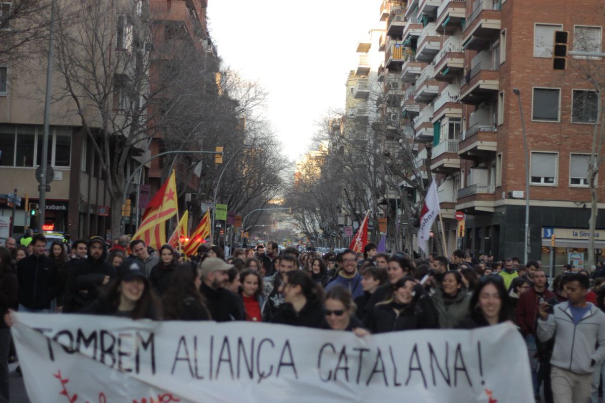 Solidaritat amb les companyes detingudes!

Demà ens trobem a la Ciutat de la Justícia a les 10:30h

La seva persecució no ens atura. #TombemAC costi el que costi i calgui el que calgui ✊