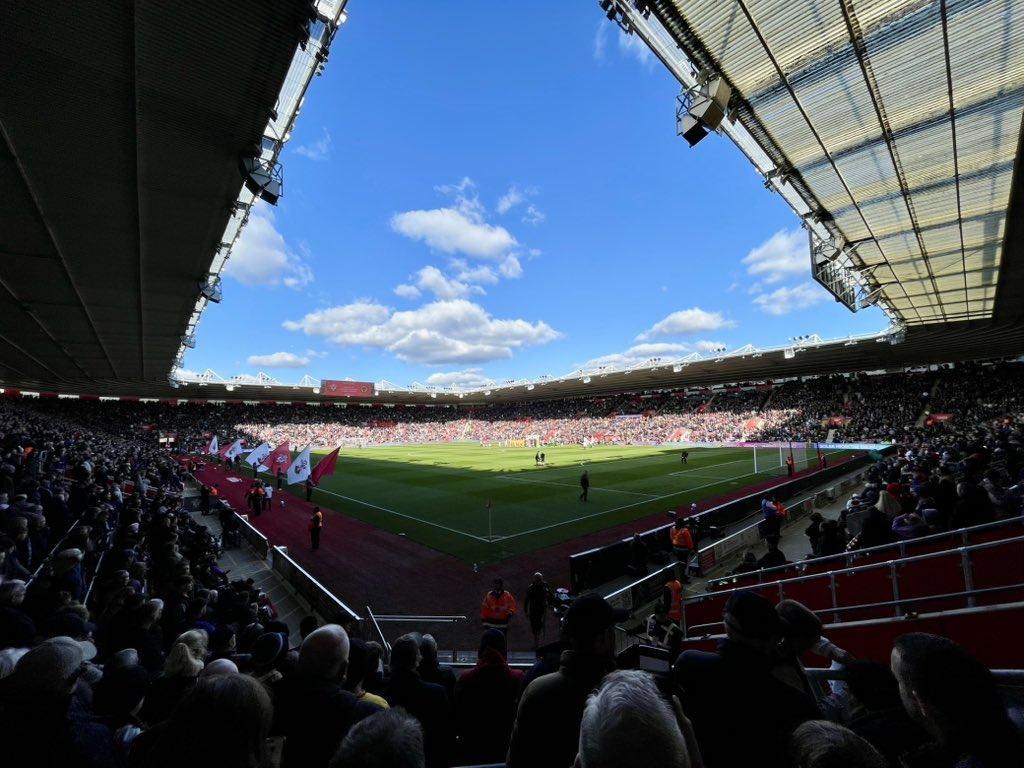 Always sunny on the south coast ☀️ Always collect the 3 points too 🐺

#wwfc