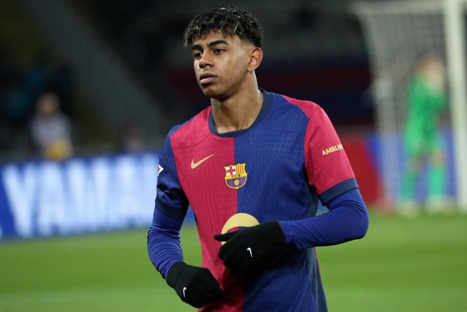 mbafraaude's tweet photo. Lamine Yamal: 5 goles: Balón de Oro

Kylian Mbappe: 20 goles: Fracaso

Así funciona el relato. https://t.co/I4NHJwfhgw
