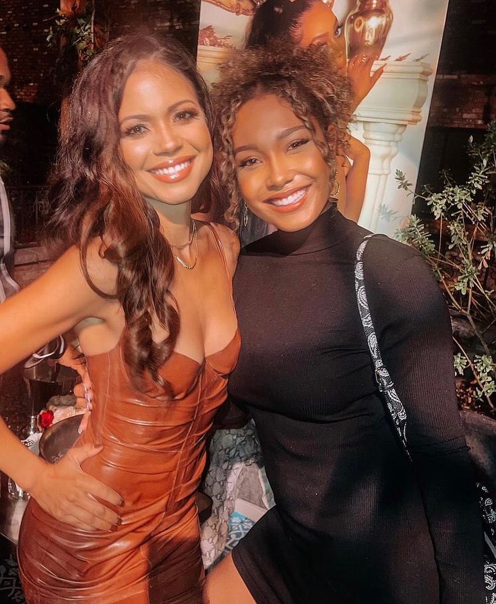 MelaninElegance's tweet photo. Jennifer Nicole Freeman and  Parker McKenna Posey 🥰 https://t.co/cU42D4MXyA