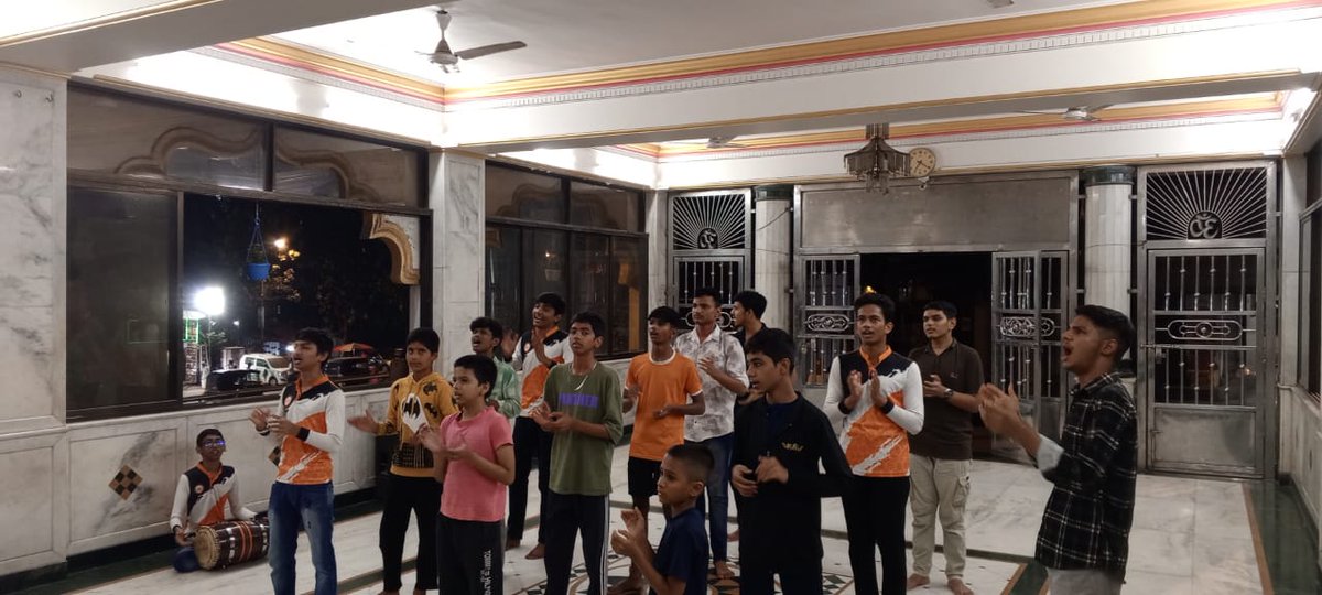sanatansevasang's tweet photo. #सनातन_सेवा_संघ🚩
आज संघर्ष नगर, असल्फा, 3 नं खाड़ी, संघर्ष नगर 9 नंबर, जागृति नगर,एवं काजूपाड़ा में शनिवार शाम की साप्ताहिक आरती और बैठक मंदिर में आनंद पूर्वक सफल हुई, आरती को आनंदपूर्वक बनाने के लिए सभी सनातनियो का तहे दिल से धन्यवाद🙏🙏
एक ही लक्ष्य :- #शनिवार_साप्ताहिक_आरती https://t.co/aa6P7TqVXR
