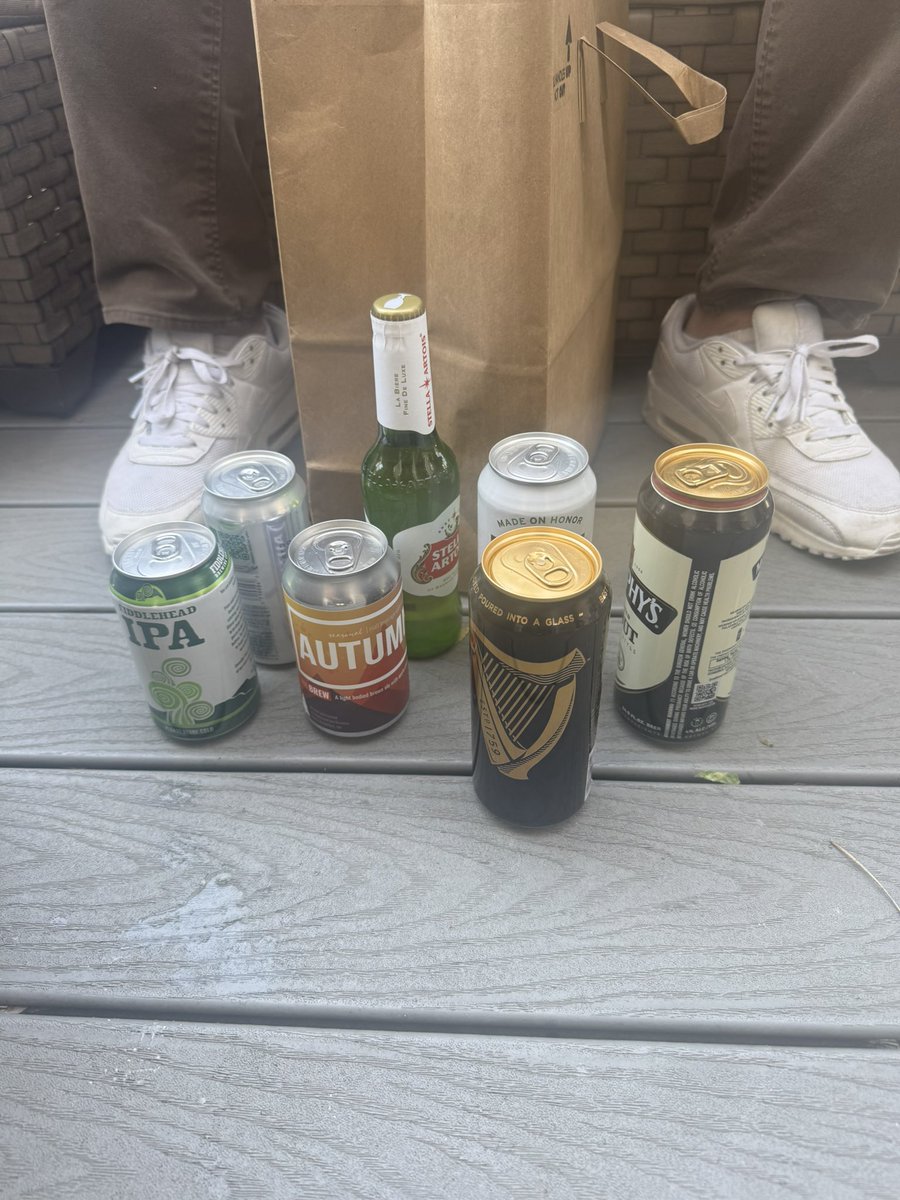 BoozersDrunk's tweet photo. Calling the bullpen early today https://t.co/Wl4x1Kf1l2