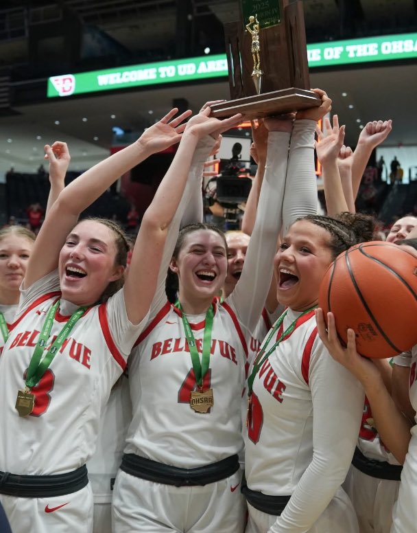 kelley_rees's tweet image. Couldn’t have asked for a better ending. Your senior season was one most dream of! You girls broke many school records, ending 28-1 as first time ever Lady Red STATE CHAMPS❤️🤍
@Hailey_Rees