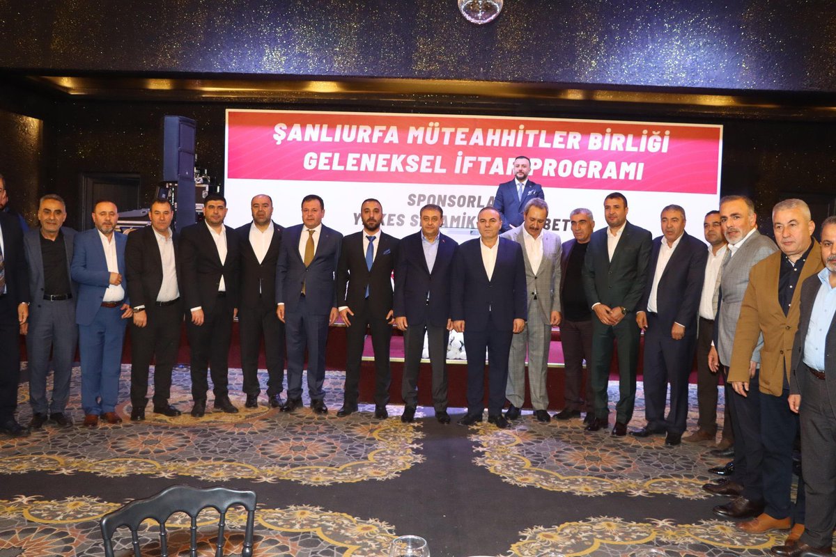Şanlıurfa Müteahhitler Birliği Geleneksel İftar Programında Buluştu urfasiyaseti.com/sanliurfa-mute… <a href="/mustafaonal63/">MUSTAFA ÖNAL</a> <a href="/UrfaValiligi/">T.C. ŞANLIURFA VALİLİĞİ</a> <a href="/hasansildak/">Hasan ŞILDAK</a> <a href="/mehmetkayastb/">Mehmet Kaya</a> <a href="/idriscesur0063/">idris CESUR</a> <a href="/mehmetkayastb/">Mehmet Kaya</a> <a href="/OrhanKolsuzoglu/">Orhan KOLSUZOĞLU</a> <a href="/nihatcftc/">Nihat ÇİFTÇİ</a> <a href="/suleymanturan63/">Süleyman Turan Gazeteci</a> <a href="/emin_yetim/">Emin YETİM</a> <a href="/canbeylicihan/">Cihan Canbeyli</a> <a href="/hkhalilkarakus/">İ. Halil KARAKUŞ</a> <a href="/rhaajans/">RHA AJANS</a>