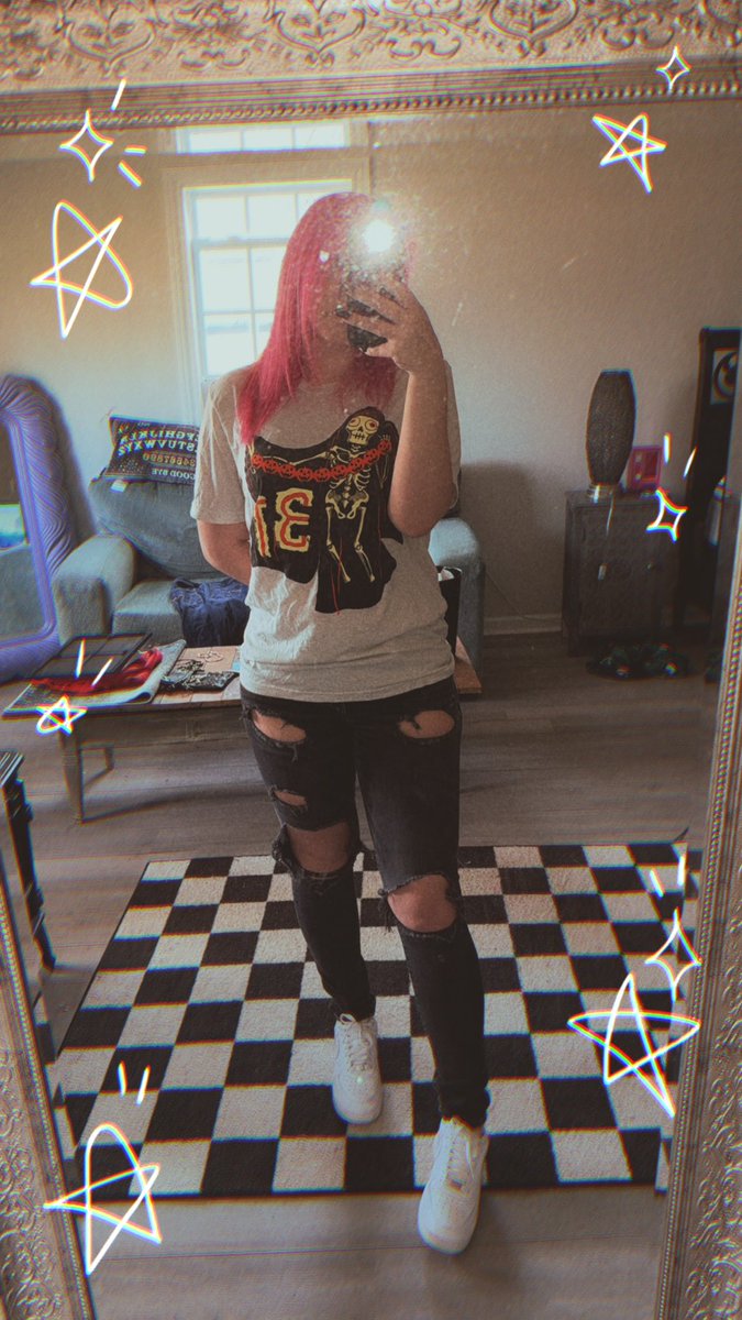 ElyshaBurks's tweet photo. 🖤🧚🏼‍♀️ https://t.co/ZIGFJyIrXO
