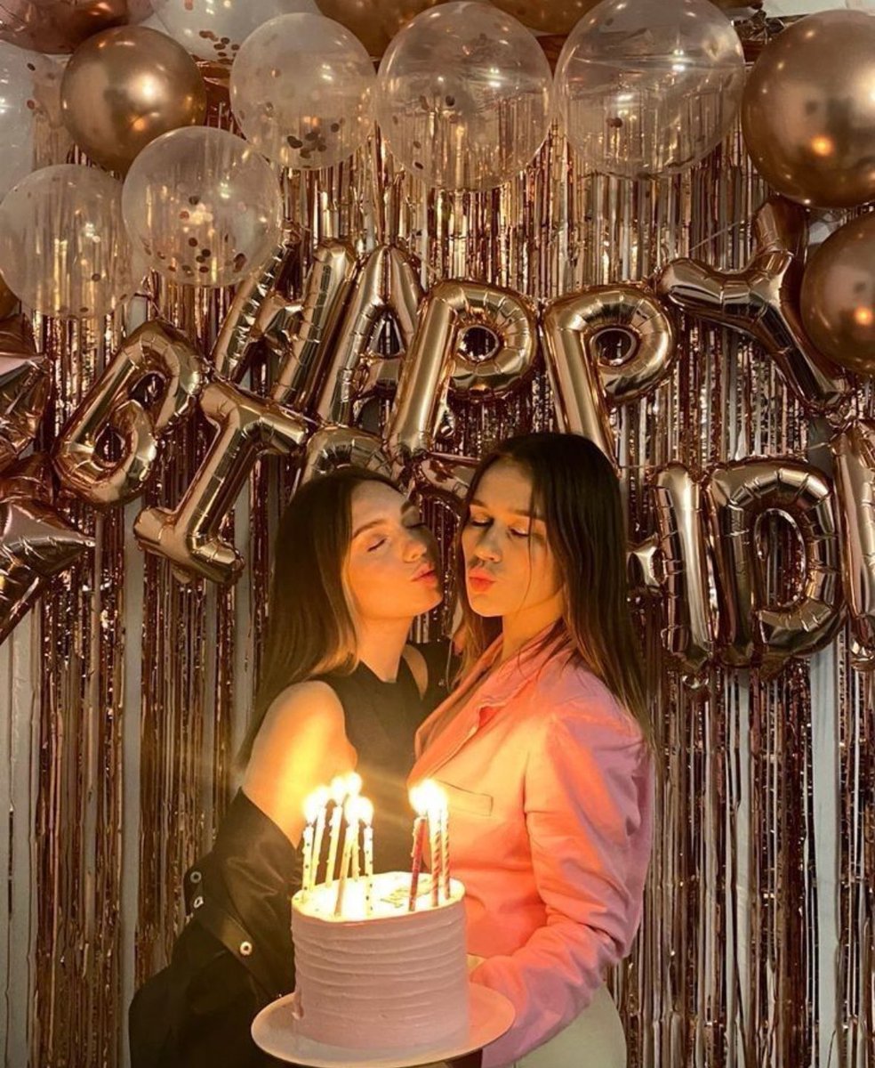 askim balım benim 
iyi ki doğmuşsun iyi ki girmişsin hayatıma seni çok seviyorum umarım hayatın boyunca çok mutlu olursun nice mutlu yıllara 🥹💖 <a href="/1kucuqbela/">✨</a>