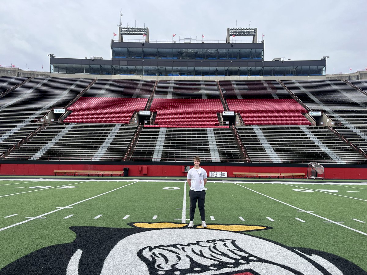 CharlieNelson27's tweet image. Thank you to @CoachTPhillips and @ysufootball for having me out for a spring practice! It was great to meet all the coaches and players!