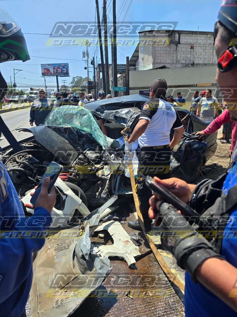 Noti_Atlantico's tweet image. 🔴#AMPLIACION | Nuevamente el transporte pesado se ve involucrado en un trágico accidente de #TransitoGT que deja como saldo 3 personas FaIIecidas en kilometro 12.2 #CarreteraalAtlantico, trailer a exceso de velocidad impacto contra un automóvil y posiblemente una motocicleta.