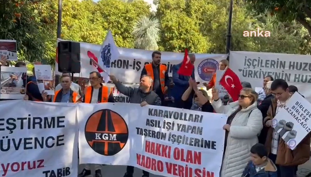 TaşeronaAyrımsız Kadro

İnsan hakları evrensel beyannamesine imza atan Türkiye Cumhuriyeti  bu haksızlığa ivedilikle çözüm bulmalıdır 
<a href="/CHPEmekBuro/">CHP EMEK BÜROLARI</a>