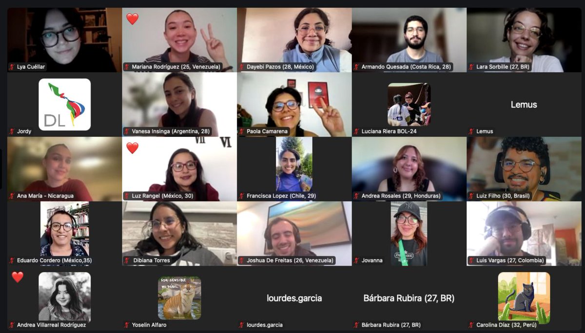 DLatitudes's tweet photo. ¡Hoy tuvimos sesión con @EileenTruax, tutora muy conocida y querida en la #RedLATAM! 🙌🏻
Las y los integrantes de la 9na Generación conocieron y aprendieron sobre cómo narrar las migraciones.🌎
¡Gracias por todo, Eileen! https://t.co/Nf3KWkrNO1
