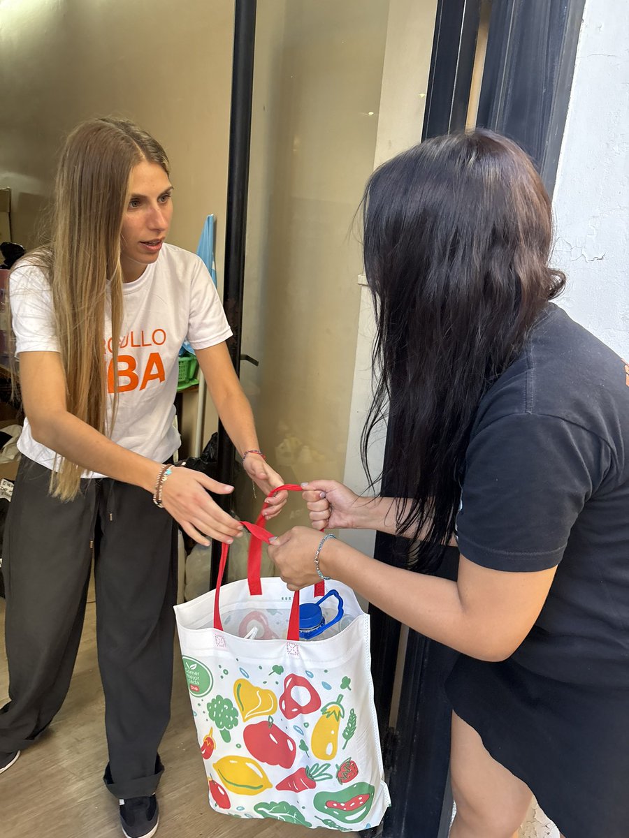 lulalevy's tweet photo. LA UBA CON BAHÍA BLANCA 🙌💪 

Gracias a todos los que acercaron donaciones. Hoy la UBA demuestra una vez más lo importante que es para la sociedad. 

Fuerza Bahía Blanca, acá estamos todos para ayudar🫶
#OrgulloUBA 🧡 https://t.co/oiwu1Ijhqf