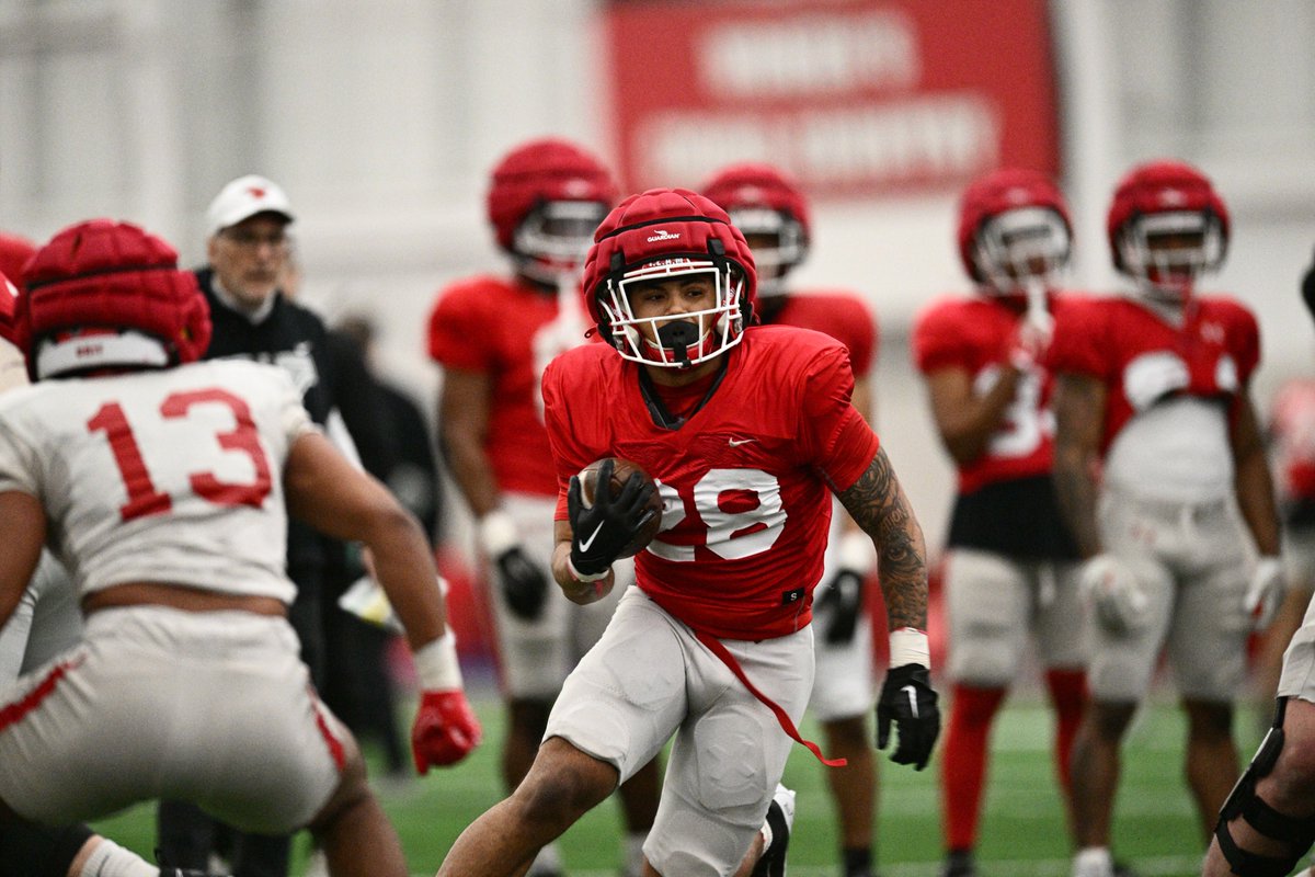 Youngstown State Football (@ysufootball) on Twitter photo Love the sounds of a full pads practice ๐
#GoGuins Love the sounds of a full pads practice ๐
#GoGuins
