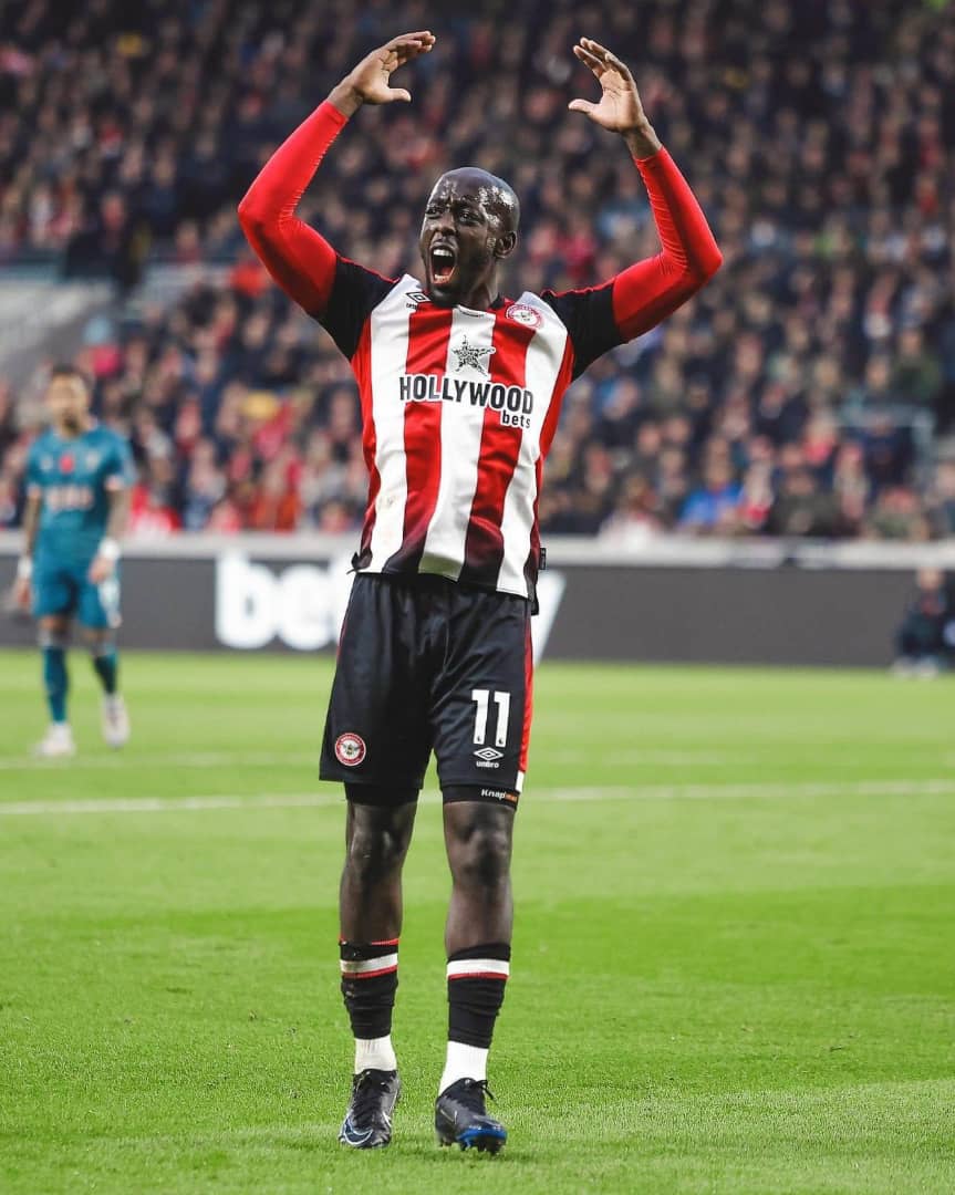 ActuFootRDCongo's tweet photo. Yoane Wissa devient le premier joueur à marquer plus de 40 buts en Premier League pour Brentford 😳🇨🇩

Légende 🌟 https://t.co/c2mmABlG1f