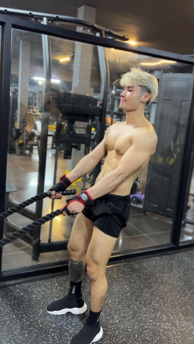 henghen17615651's tweet image. ស្អាតខ្លាំងណាស់បង 🥰🤬🤤💵 ខ្ញុំមើលបងដឹង ថាបងជាអ្វីហើយបងត្រូវការអ្វី  🔝🍆💦💵