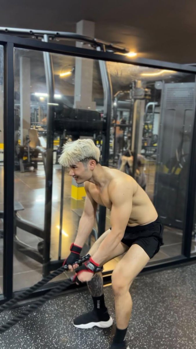 henghen17615651's tweet image. ស្អាតខ្លាំងណាស់បង 🥰🤬🤤💵 ខ្ញុំមើលបងដឹង ថាបងជាអ្វីហើយបងត្រូវការអ្វី  🔝🍆💦💵