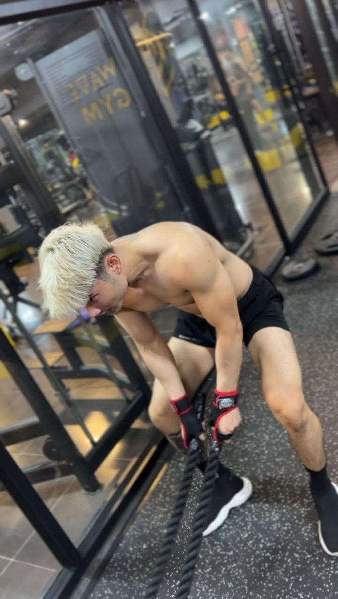 henghen17615651's tweet image. ស្អាតខ្លាំងណាស់បង 🥰🤬🤤💵 ខ្ញុំមើលបងដឹង ថាបងជាអ្វីហើយបងត្រូវការអ្វី  🔝🍆💦💵