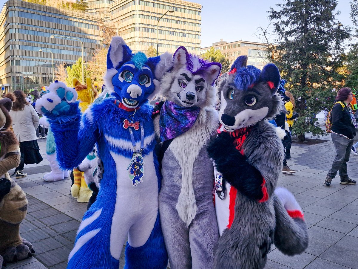 Found a hot fox during NFC 👀

🦊: <a href="/KuramaSoCalFox/">Kurama 🔜 MP</a>
🐶: <a href="/BropixWuff/">Bropix 🔜 FWA</a>