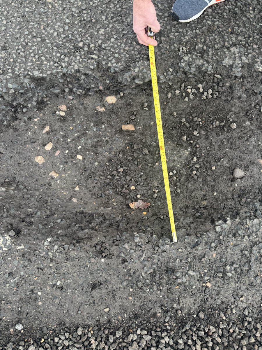 Nikstansr's tweet photo. @staffordshirecountycouncil

@gbzclaims
@Zurich on behalf of your claimed handlers who have done absolutely nothing about the huge potholes as “their” client staffs council apparently did nothing wrong by allowing these potholes to completely rip a tyre they were not at fault https://t.co/OPx9C1N9bJ