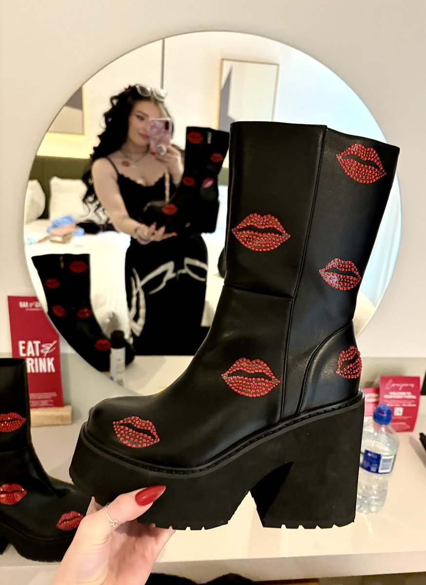 CHLOE MICHELLE ☁️♡ tweet media