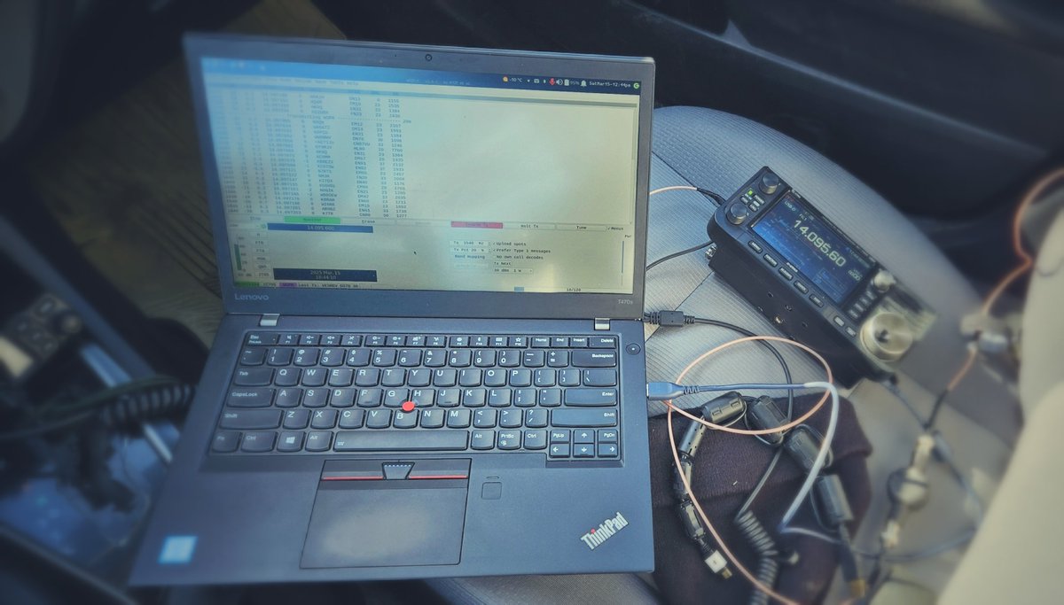 VE5REV's tweet photo. Doing a WSPR test for my DIY QRP EFHW. Also incorporated the winterproof window coax passthru! #PoolNoodle for the winter win 🏆❄️🥶 https://t.co/cCJneACfA9
