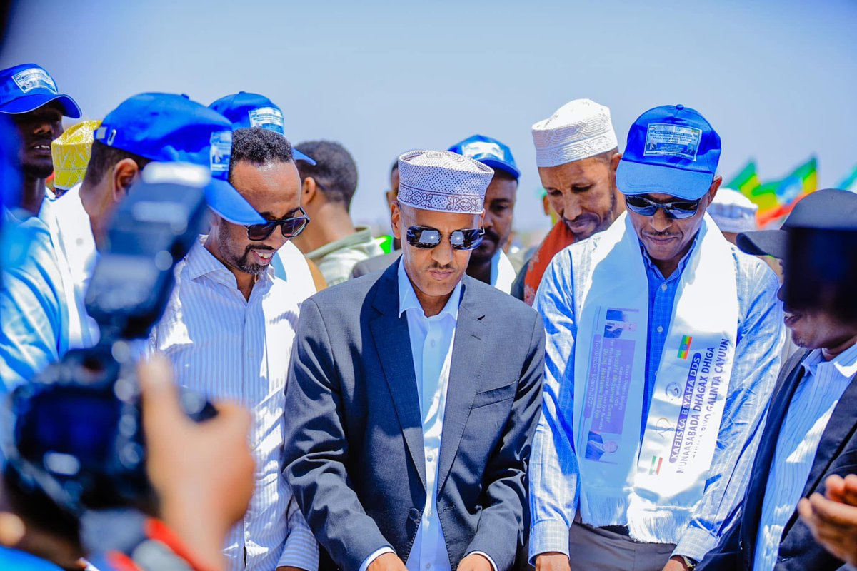 Mustafe_M_Omer's tweet photo. With H.E Engineer Habtamu Itafa, Minister of Water &amp; Energy, attended the starting of the Ayun multi-village water supply project in Nogob zone. Also held consultations with Erer Zone elders in Fik town. https://t.co/7OoCCFRXLU