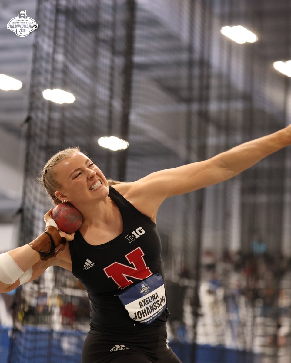 NCAATrackField's tweet photo. Women’s Shot Put Champion 

🥇 Axelina Johansson (@HuskerTFXC)
📊 19.28m (63-3¼)

#NCAATF https://t.co/G7AayhU9uk