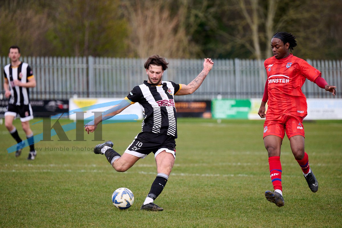 KevHumblePhoto's tweet photo. Couple of big moments from my game today.
Late away win ⚽️
Stonehouse Town 1🆚2 Redditch Borough
⚽️📸
@stonehouse_town @reddboroughfc 
@HellenicLeague 
@NonLeagueHQ1 
@NonLeagueCrowd 
@NL_Bible @UKNikon 
 @swsportsnews 
#NonLeague #nonleaguefootball
Full collection on Sunday.🚨 https://t.co/EMnUFpl2Ew