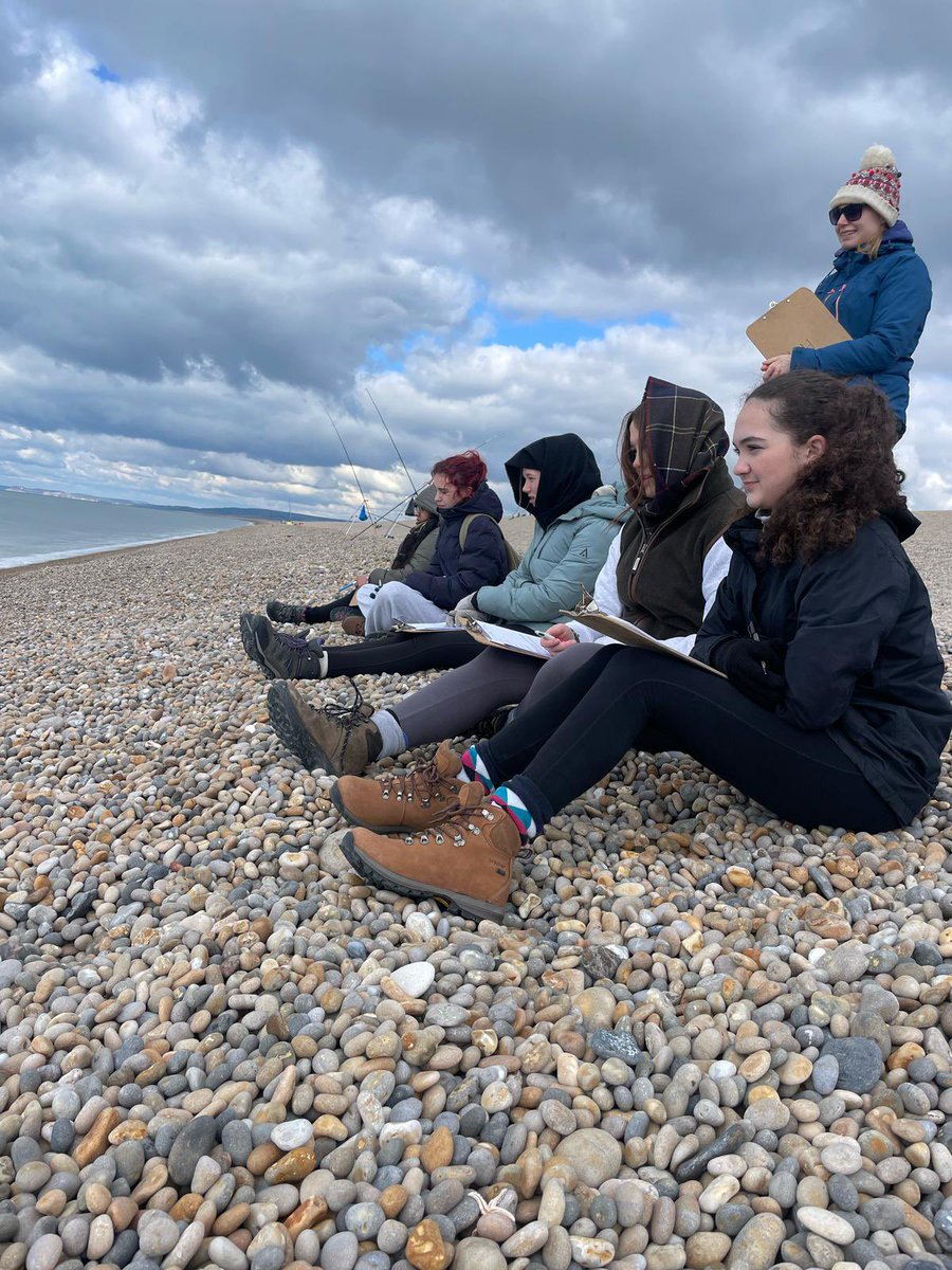 BGS_Geography's tweet photo. Coastal #fieldwork on Chesil Beach this morning #BGSGeographers working hard collecting data #teamwork #BGSGeography #BGSYear12 @LeesonHouse @BedfordGirlsSch https://t.co/jKcujiDPWF