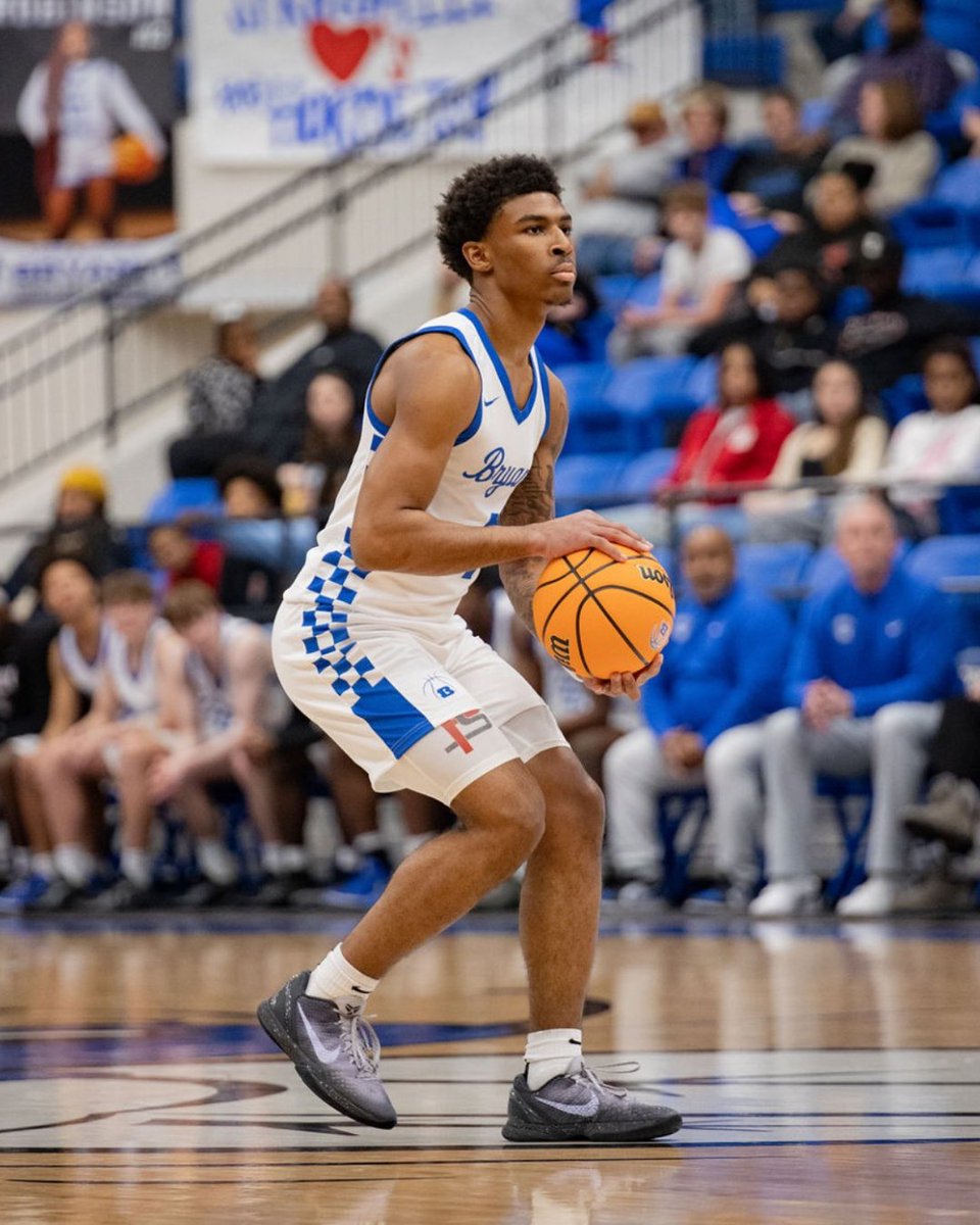 Arkansas PBS (@arkansaspbs) on Twitter photo From hitting the hardwood to hitting the books, 6A Boys #ARPBSSports All Star Kellen Robinson gives his all! The <a href="/BHornetAthletes/">Bryant Hornets</a> senior point guard has earned a 3.75 GPA and plans to continue his basketball career at the collegiate level with <a href="/UALR/">UA Little Rock</a>. Congrats, @krob_one4! From hitting the hardwood to hitting the books, 6A Boys #ARPBSSports All Star Kellen Robinson gives his all! The <a href="/BHornetAthletes/">Bryant Hornets</a> senior point guard has earned a 3.75 GPA and plans to continue his basketball career at the collegiate level with <a href="/UALR/">UA Little Rock</a>. Congrats, @krob_one4!
