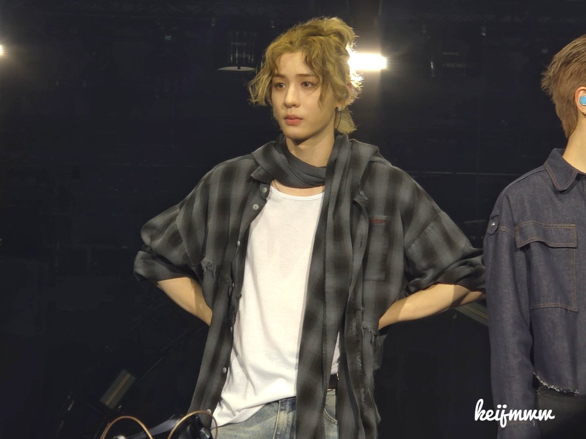 keijmww's tweet photo. 250315 Soundcheck 🐠🫧

#BOYNEXTDOOR #LEEHAN #보이넥스트도어 #이한 #KNOCK_ON_Vol_1_IN_SG 
#BOYNEXTDOORinSG
~no reupload/edit~ https://t.co/QtfG67RKBt