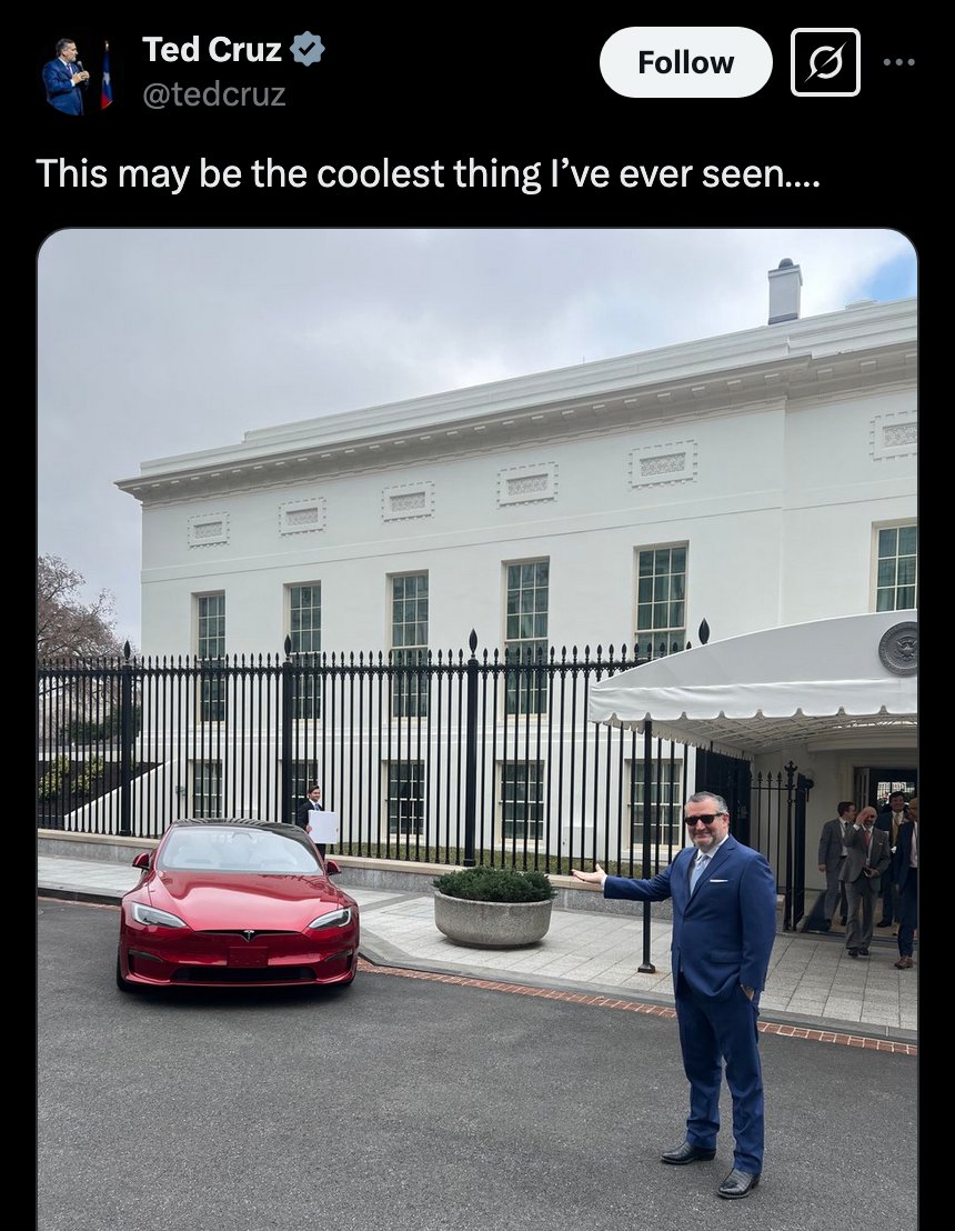 sandro_pozzi's tweet image. El senador Kelly se deshace de su Tesla tras Musk llamarle traidor. Hubo un tiempo en el que el coche eléctrico de Elon era woke, el favorito de la élite progresista... ahora el wokismo funciona al revés