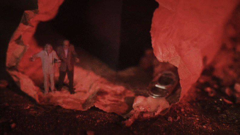 TheCinesthetic's tweet photo. Mulholland Drive (2001) dir. David Lynch https://t.co/DRczttiJm8