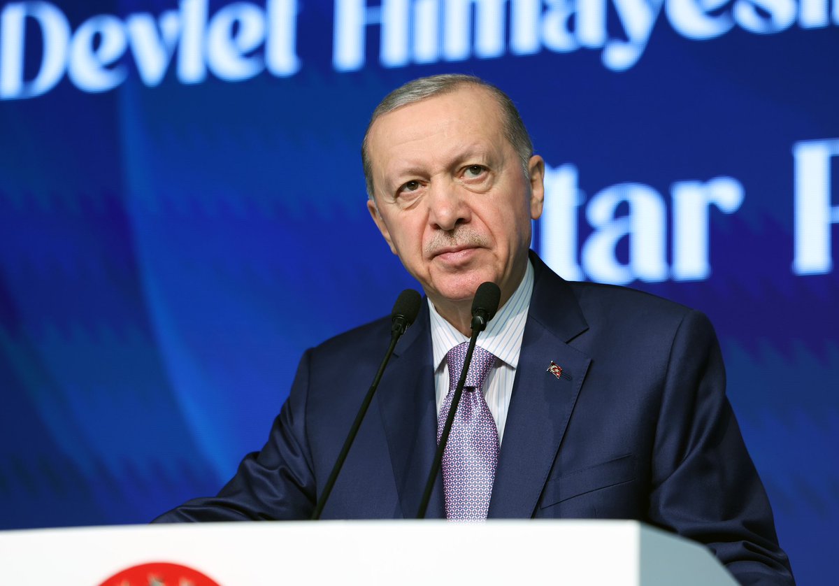 trpresidency's tweet photo. President Erdoğan shares iftar with children under state protection https://t.co/TJVh1nq6ed https://t.co/GvfNXEwG0A
