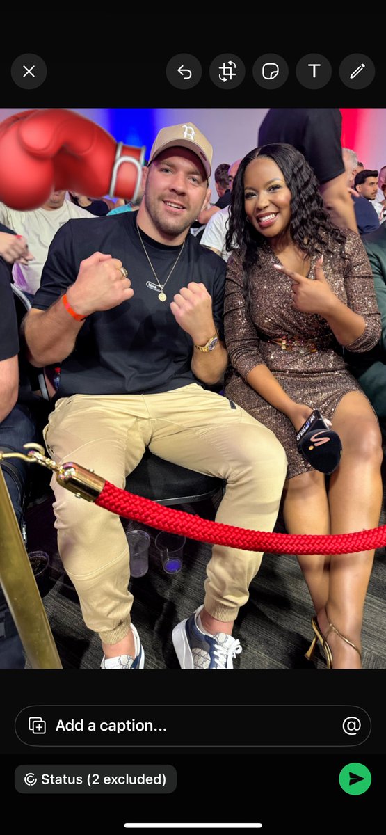 SimplyCarol8's tweet image. The UFC middleweight champion of the world @dricusduplessis is in the building 🥊🥊 @AquilaBoxing #TheStorm @SuperSportTV