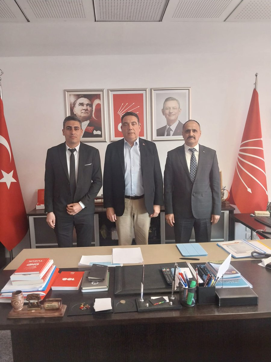 ibrahim22348317's tweet photo. @gundes_46 @XTurkiye @X Memuriyet bizim kanunla verilmiş Hakkımızdır #EskiUzmanÇavuşlar https://t.co/H7SyJ05SYb
