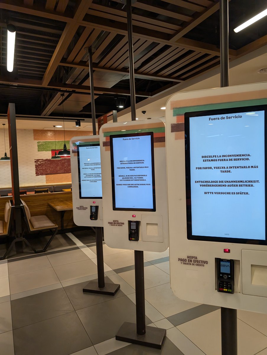 TheObserver3000's tweet photo. @burgerking_es Increíble que por un error en el sistema no sirvan comida. El restaurante es en Hortaleza (Madrid) https://t.co/VXNbnEo8Cu