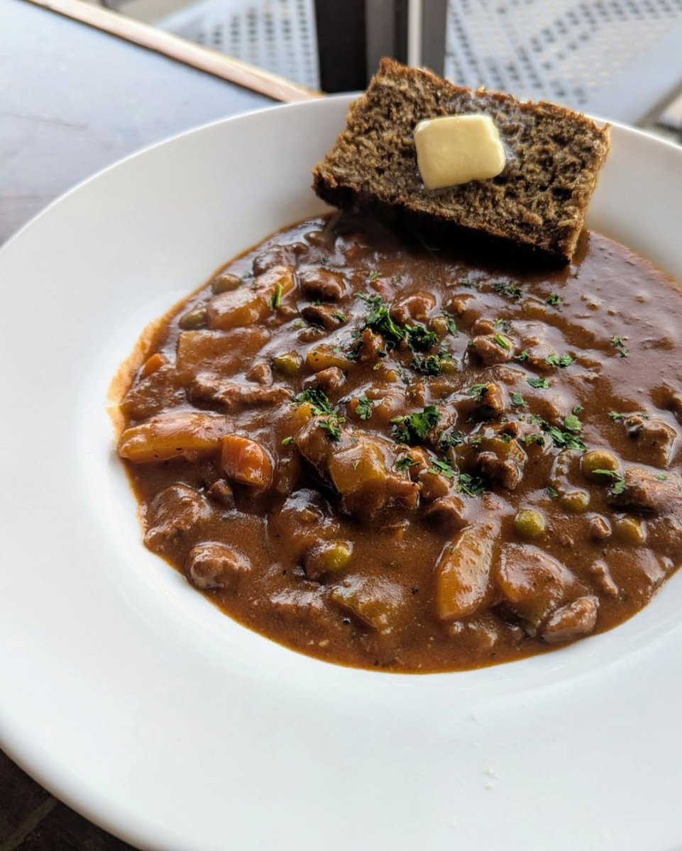 🍀 St. Paddy’s Weekend at The Sink 🍀 We’ve got a hearty Guinness Irish Stew with soda bread, yummy Shamrock Shake cocktail, $6 Guinness cans, green beer, and more! Come hungry, come thirsty, and let’s celebrate! 🍻💚

#stpatricksday #bouldercolorado #thesinkboulder