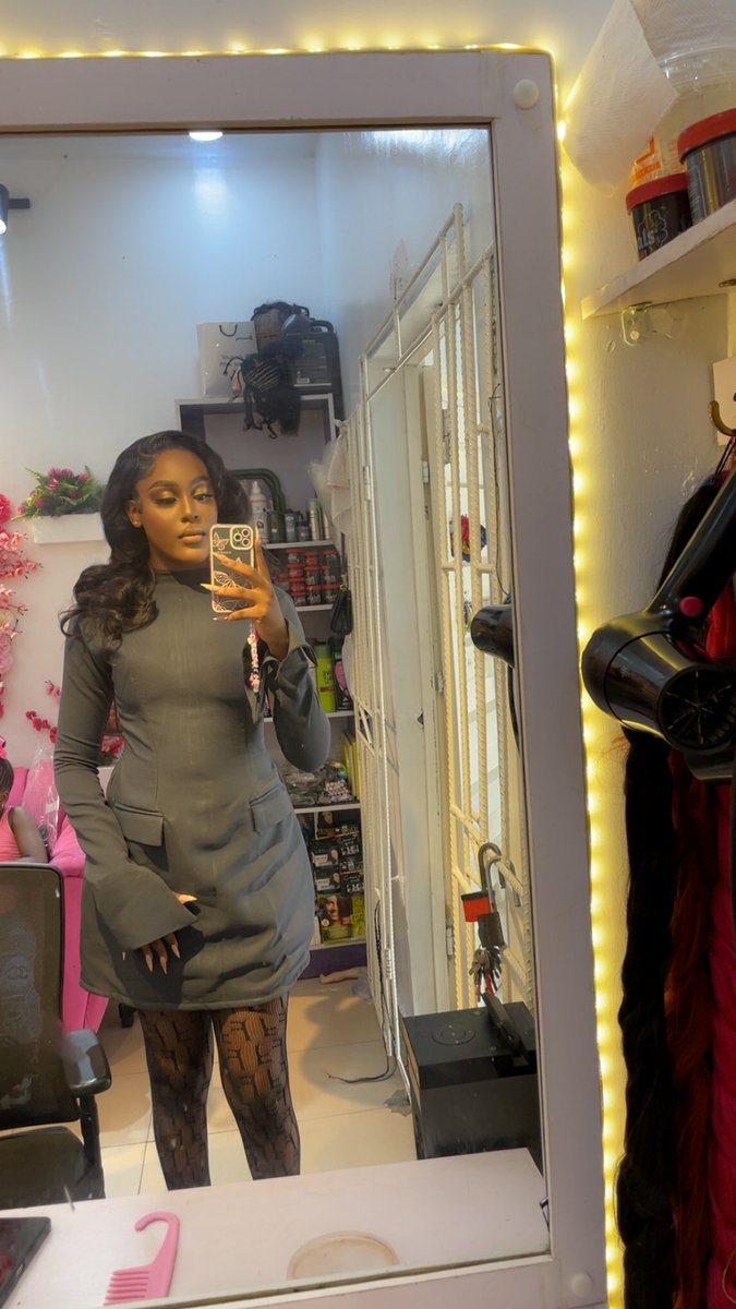 grayerjane's tweet image. B.Eng Electrical/Electronics engineering 👩🎓