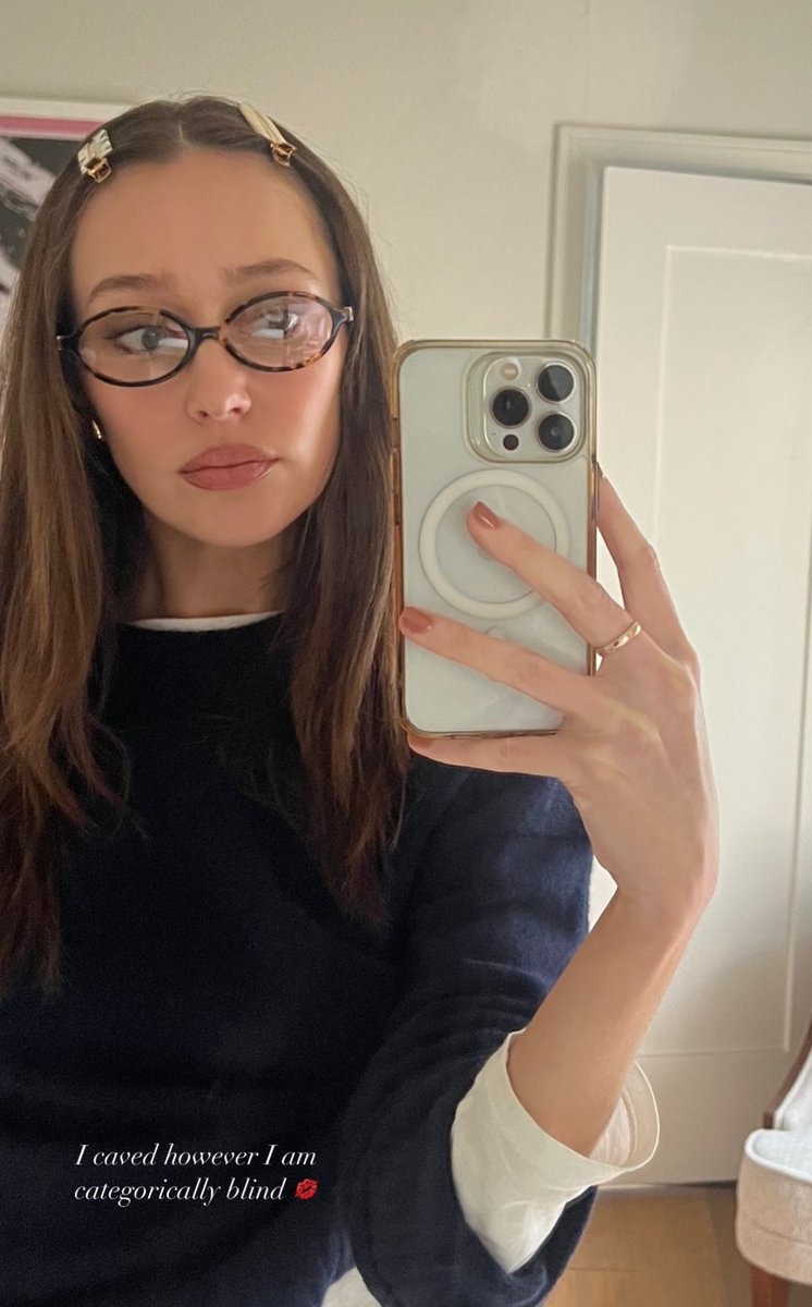 Ah!!! My heart!!! 💕Such a cutie!!!! 😍😍