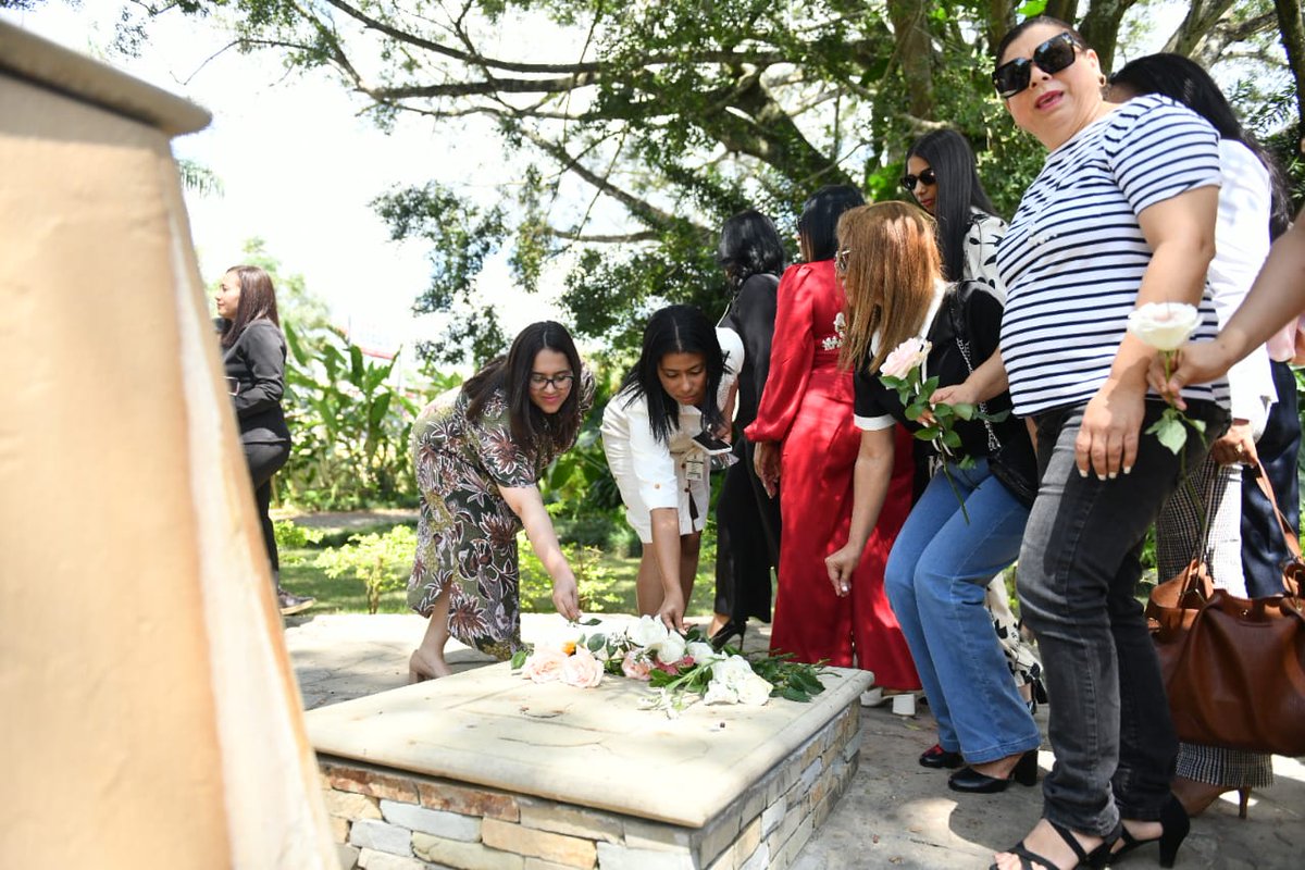 La miembro titular del #PlenoJCE y coordinadora de la Comisión de Políticas de Igualdad de Género, Dolores Fernández Sánchez, asistió al evento del Círculo de Abogadas Minerva Mirabal en su encuentro anual en conmemoración al 8 de marzo, Día Internacional de la Mujer y el 99°