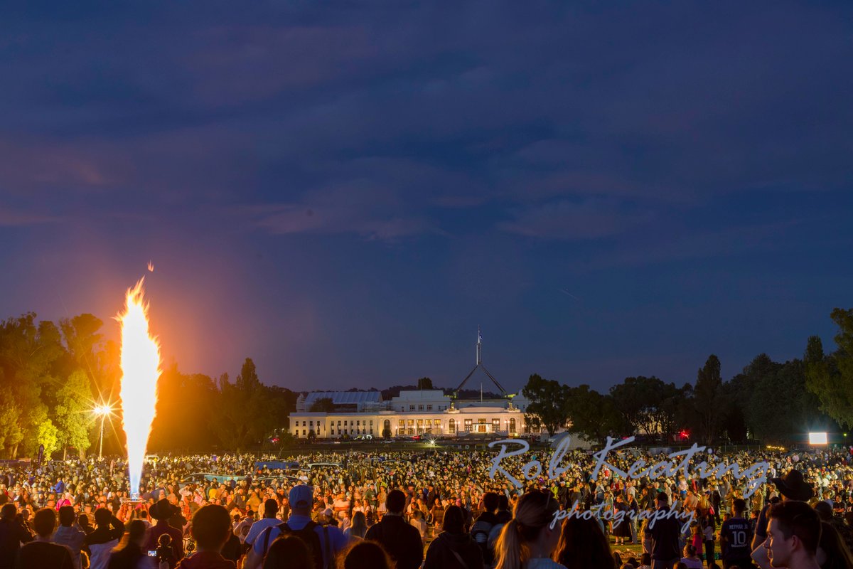 RobKeating's tweet image. Worship of the flame yesterday at the Canberra Balloon Spectacular #cbr