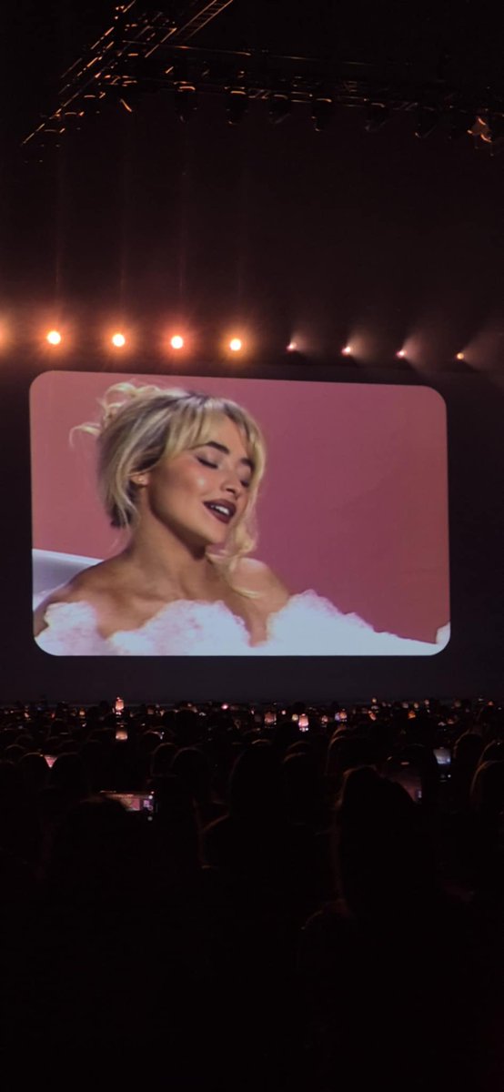 RachaelLongwith's tweet photo. Sabrina Carpenter Short &amp; Sweet Tour 💖 https://t.co/O1S3vYTuHf