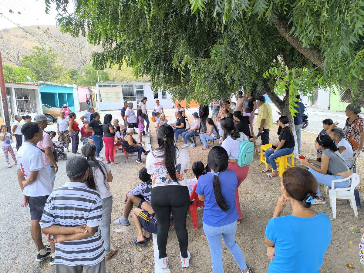 YARACUY 🚩

Desde el municipio Peña, la militancia acude a postular a las candidatas y candidatos del PSUV para gobernaciones, Consejos Legislativos y Asamblea Nacional.

#AsambleasDeBase