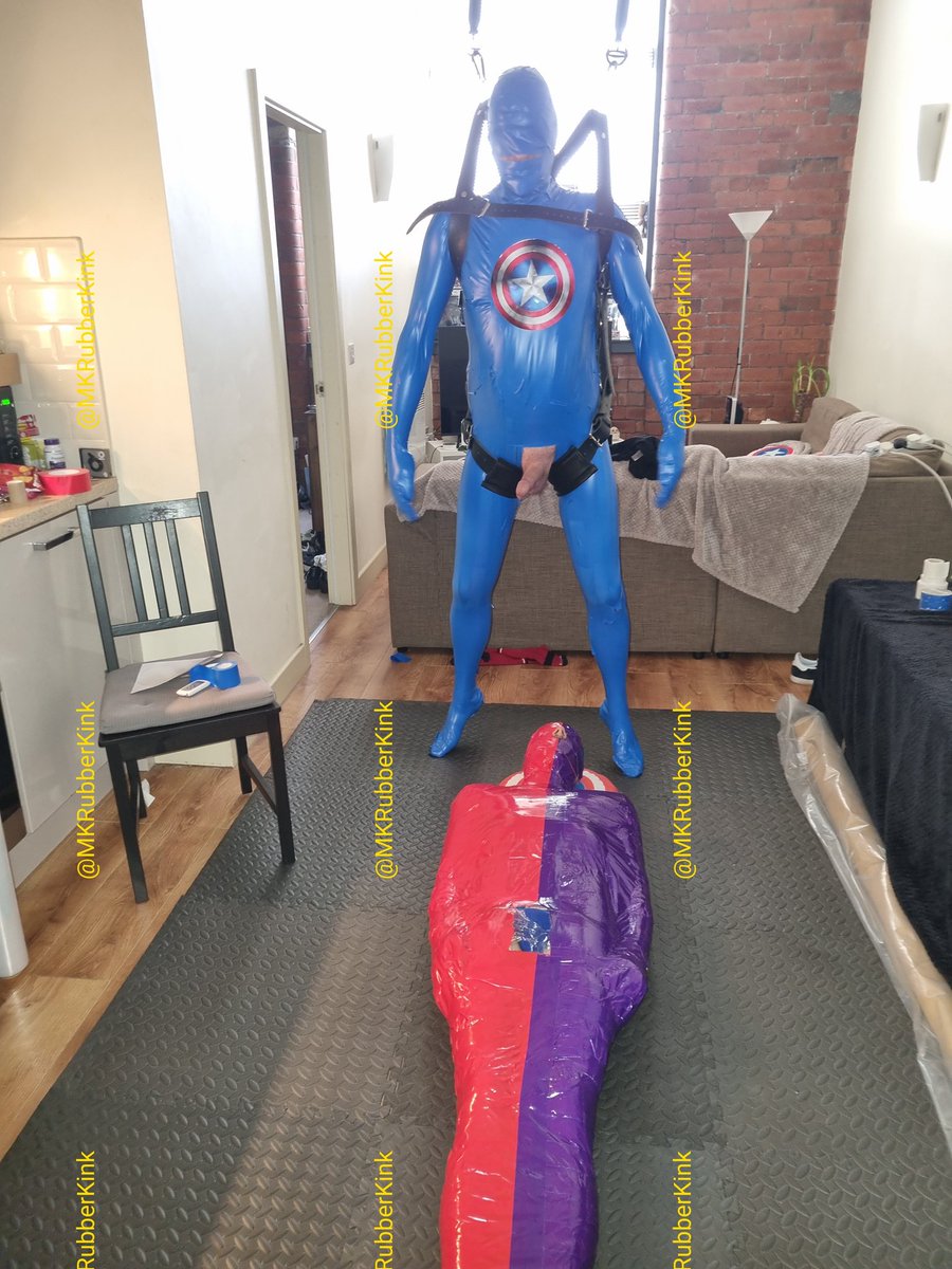 Double mummification day 😁
I did a half &amp; half wrap on Northwestguy83 (Recon), Sir <a href="/Sj23NickLeeds/">SJNick</a> wanted a Captain America style wrap.
Northwestguy83 was so relaxed that he had a snooze, and Sir was excited and had a happy ending 💦
#bondage #mummification