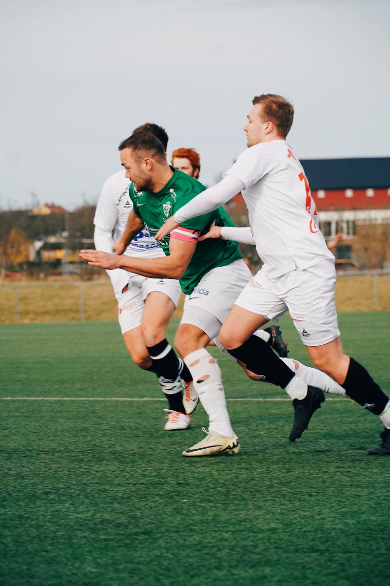 Selbak TIF tweet media