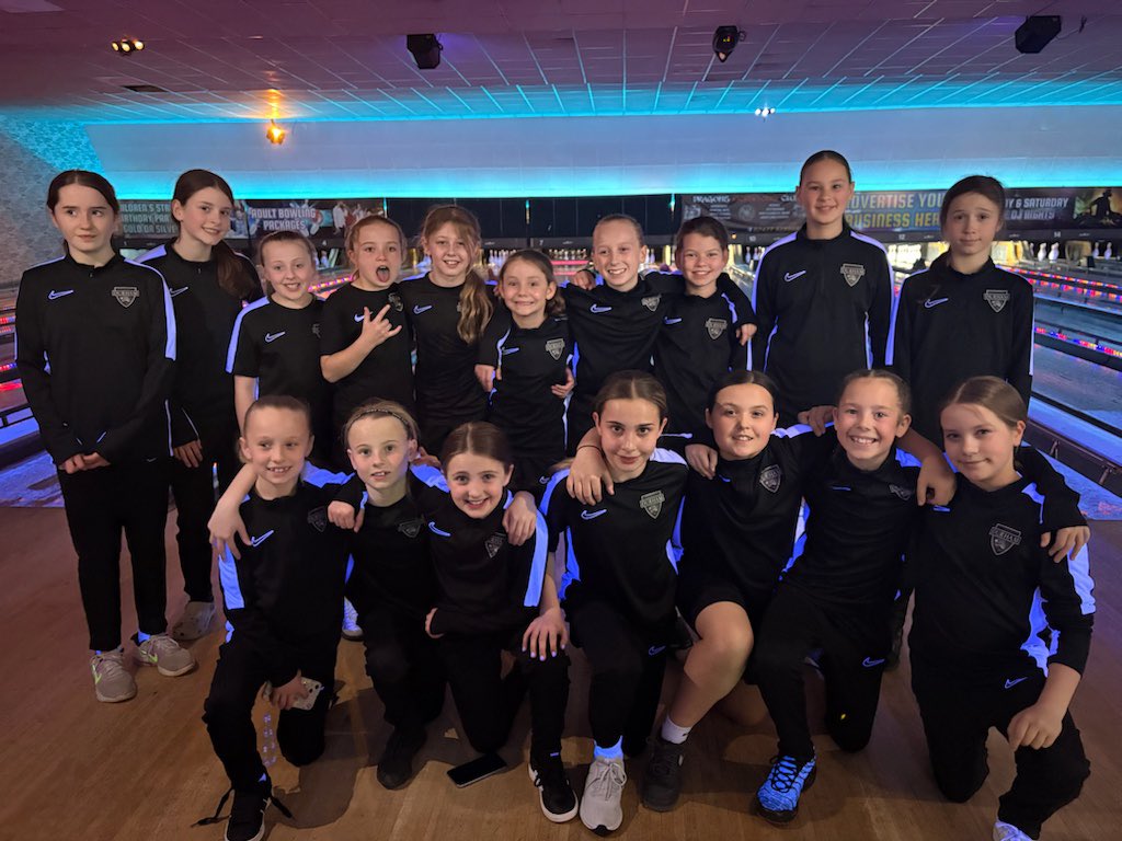 Our U10 and U12 squads are enjoying a night of bowling ahead of their away games against Burnley tomorrow, good luck girls 💙