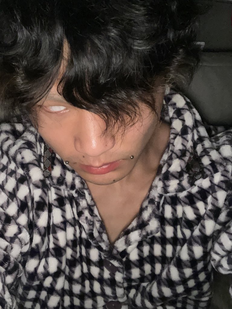 你能永遠地遮住這一切嗎？ (@twoone529077881) on Twitter photo 