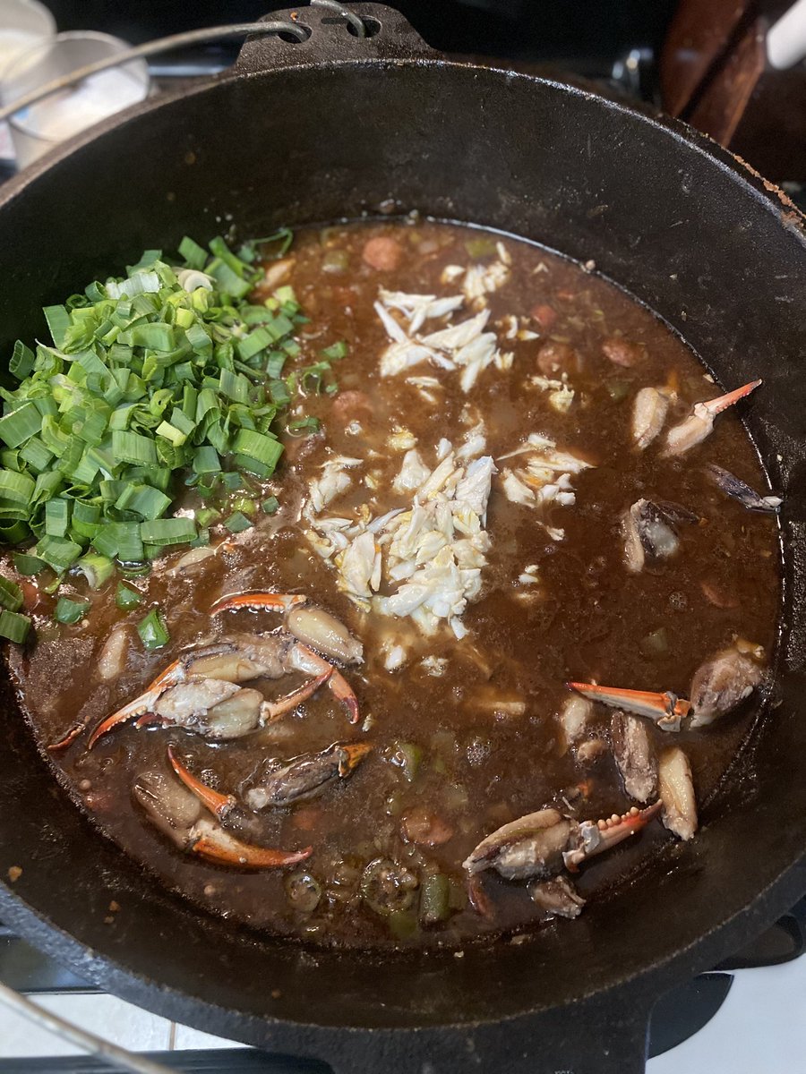 Strengthzilla's tweet image. Storms a’ brewing, Gumbos a’ cooking🦀🦞🧄🧅🥖🔥