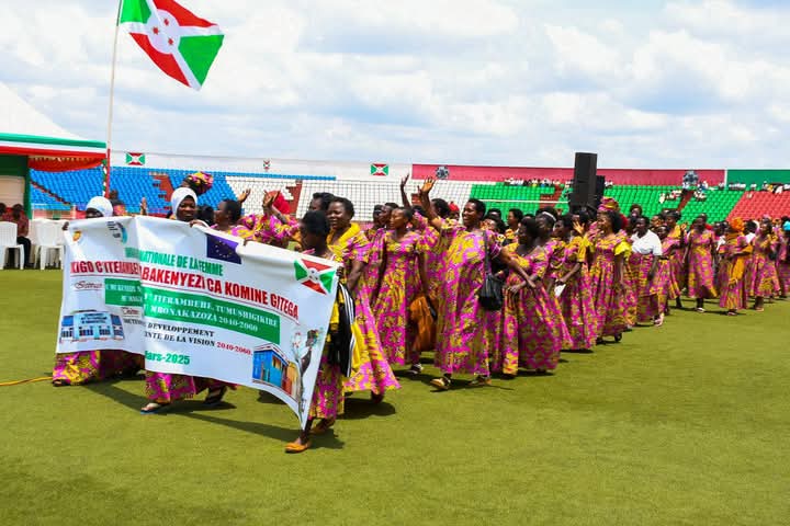 1.#Burundi. Les femmes de <a href="/Gitega/">Province Gitega</a> ont célébré, ce 15/3/2025, la Journée Internationale des Femmes au niveau de la province. Cette journée a été l'occasion de reconnaître et de valoriser les apports des femmes dans la société surtout dans le développement du pays.
<a href="/GenreMinistere/">Ministère en charge de la Solidarité Nationale</a>